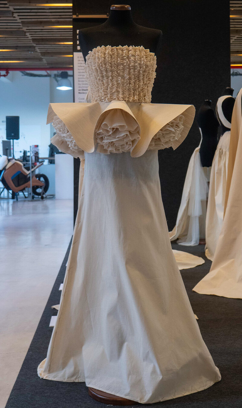 Un look inspirado en los corales gana la Bridal Scholarship for Talent by Gratacós 2024 Musa Jone González IED Barcelona